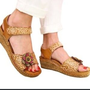 L'artiste By Spring Step Cuteness Sandals
Women's 8.5 & 10 Camel Multic…‎